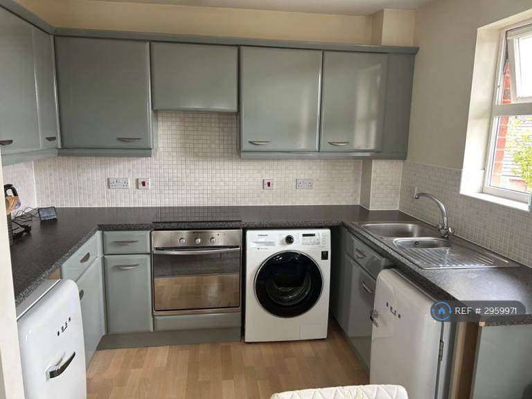 Flat Welland Road in Derby