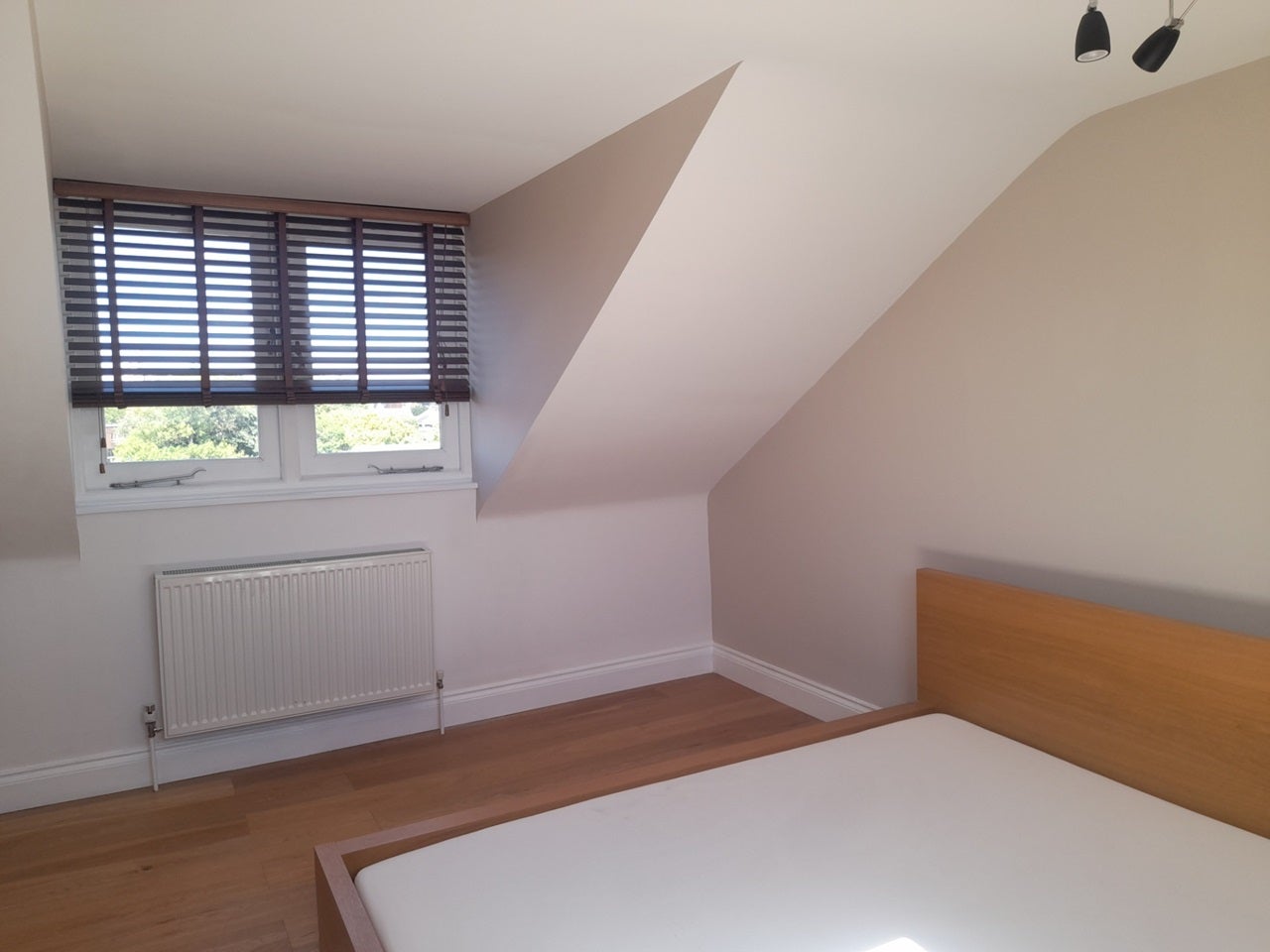 Flat Tabley Road in Greater London