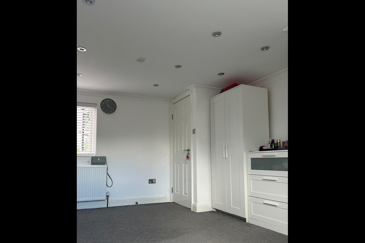Room Capworth Street in Greater London