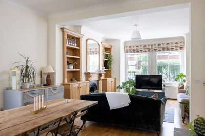 House Davis Road in Greater London