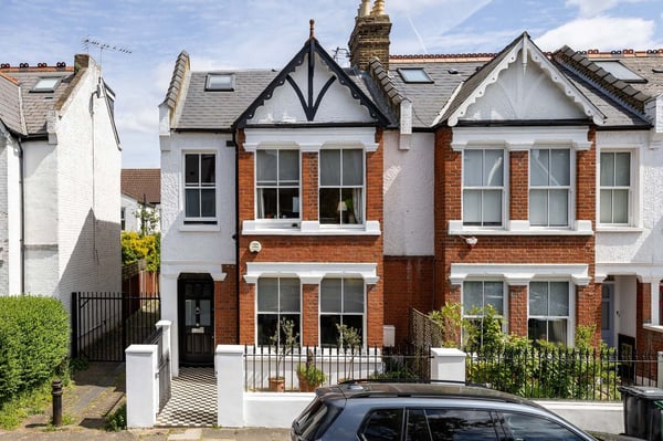House Davis Road in Greater London