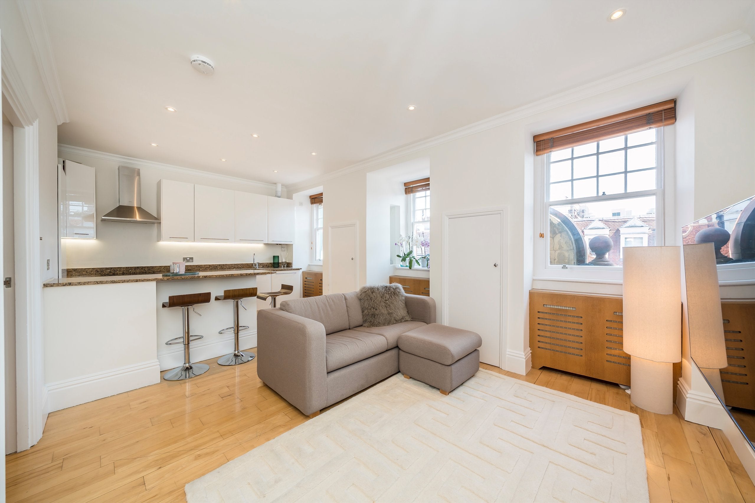Flat Draycott Place in Greater London