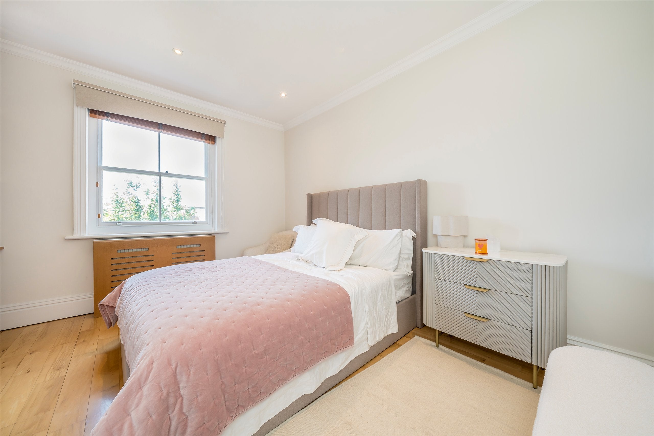 Flat Draycott Place in Greater London
