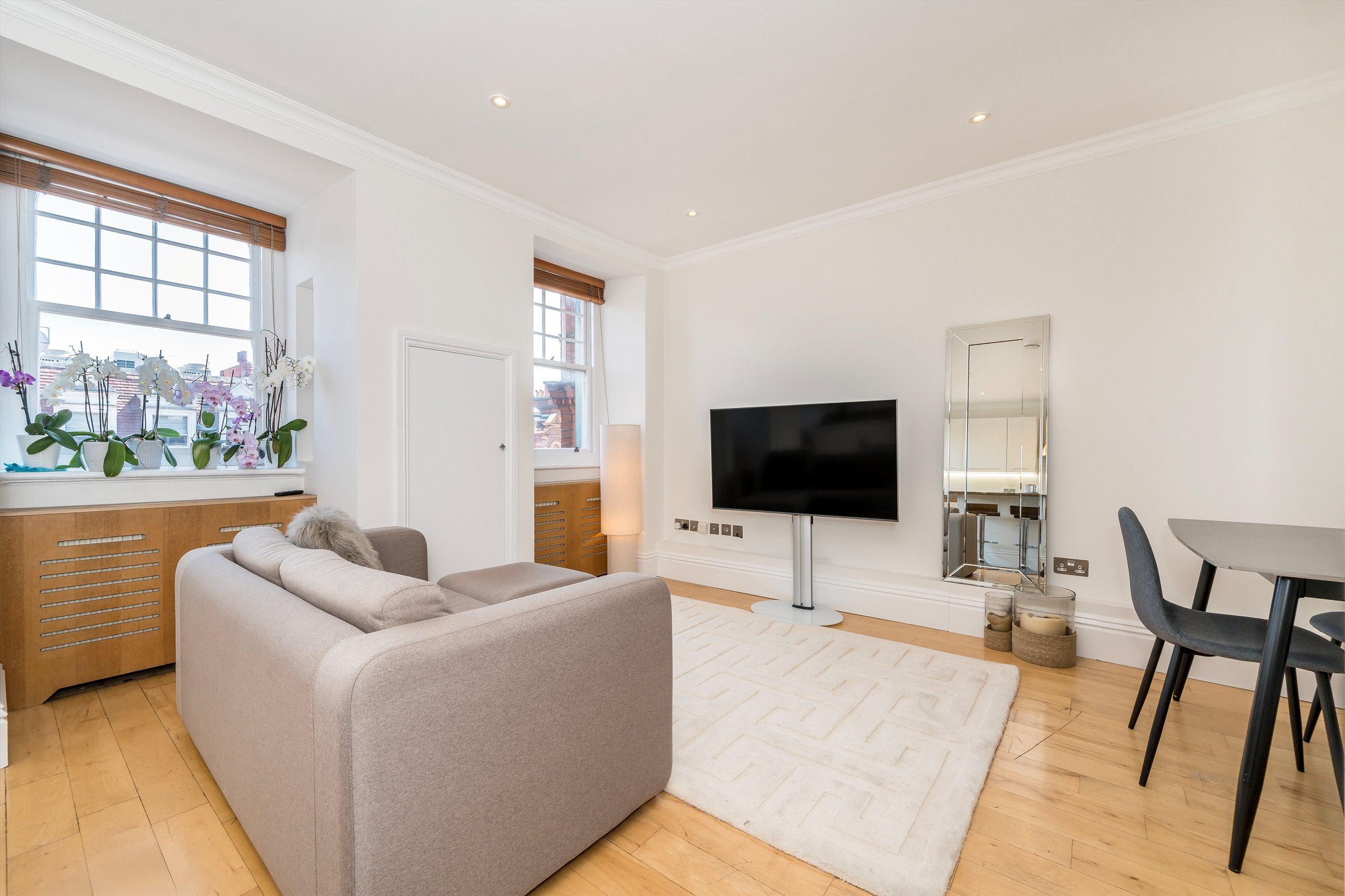 Flat Draycott Place in Greater London