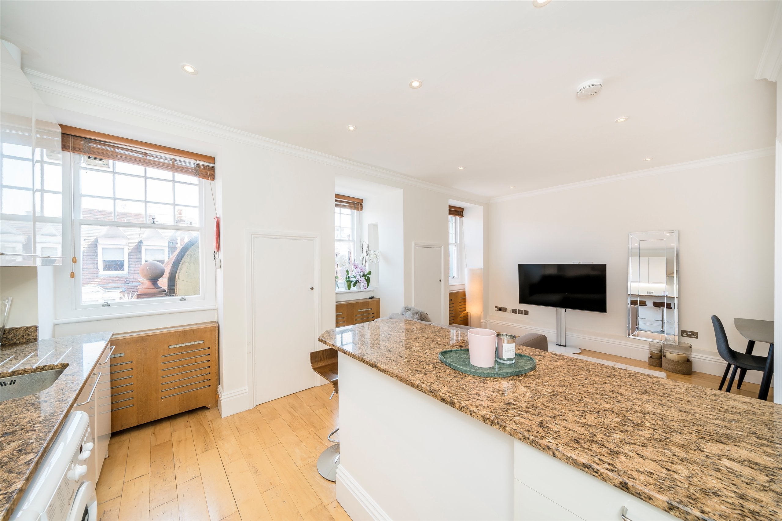 Flat Draycott Place in Greater London