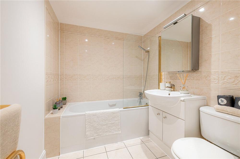 Flat Allsop Place in City of Westminster