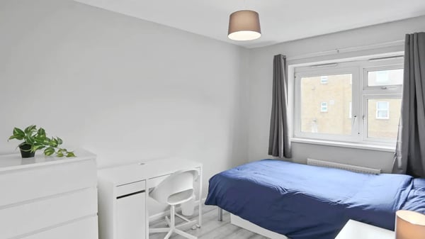 Flat Cambridge Heath Road in Greater London