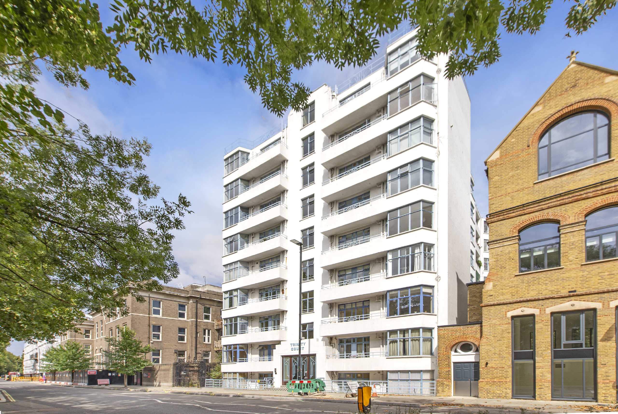 Flat Gray's Inn Road in Greater London