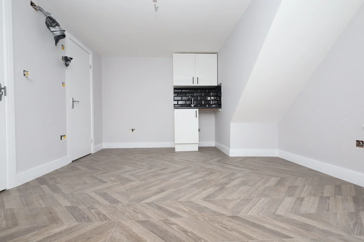 Flat Doris Road in Borough of Spelthorne