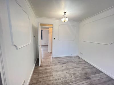 Flat Cosgrove Close in Greater London