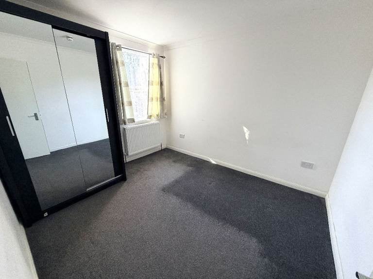 Room Eastern Avenue in Greater London