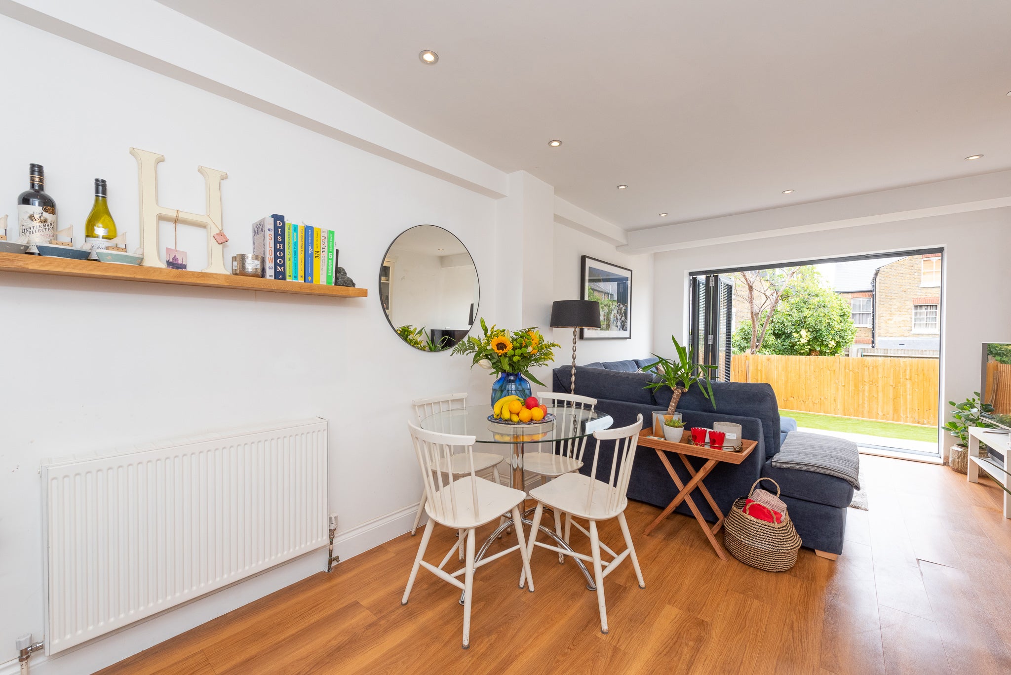 Flat Thurlestone Road in Greater London