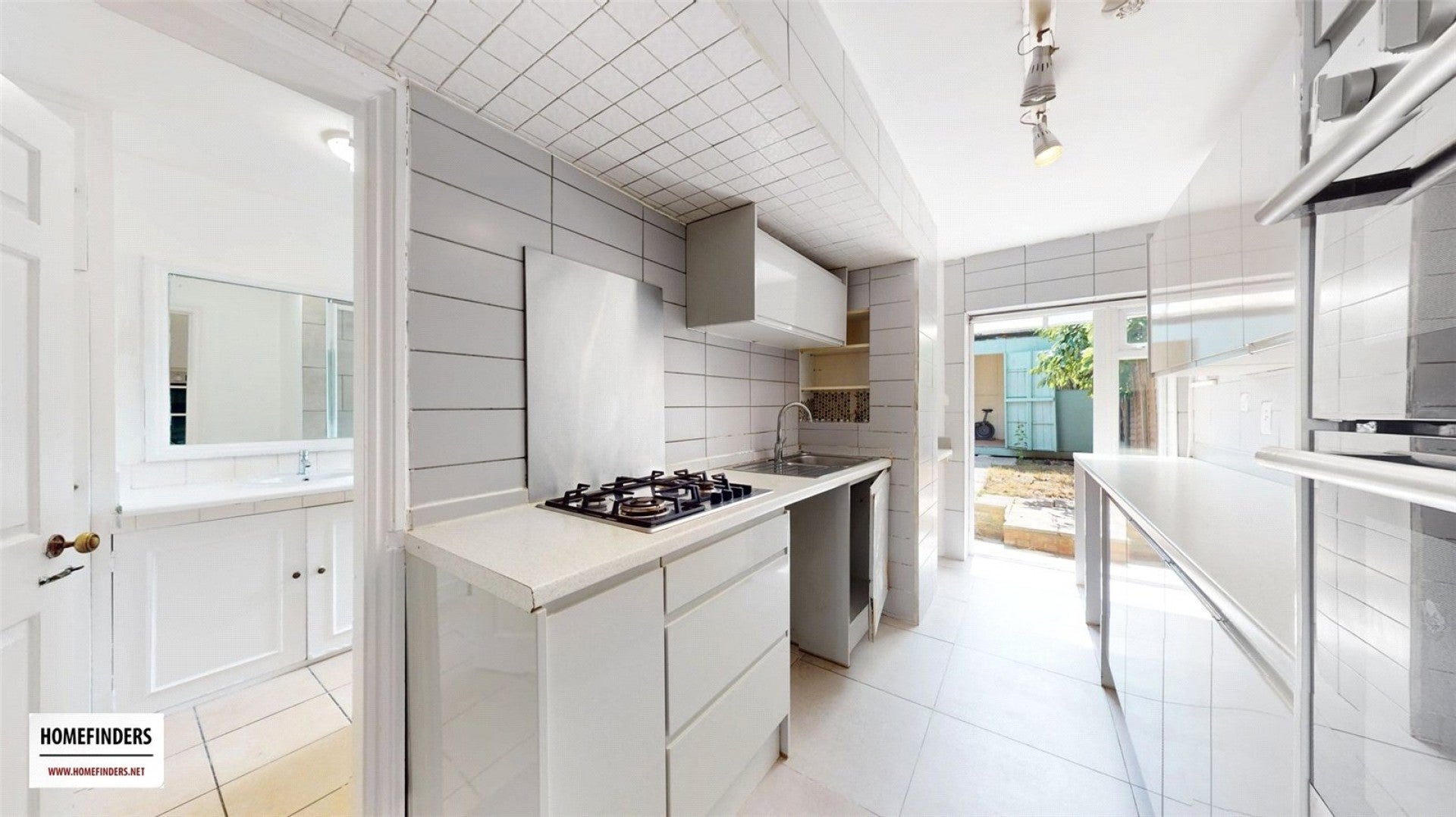 House Cheddington Road in Greater London