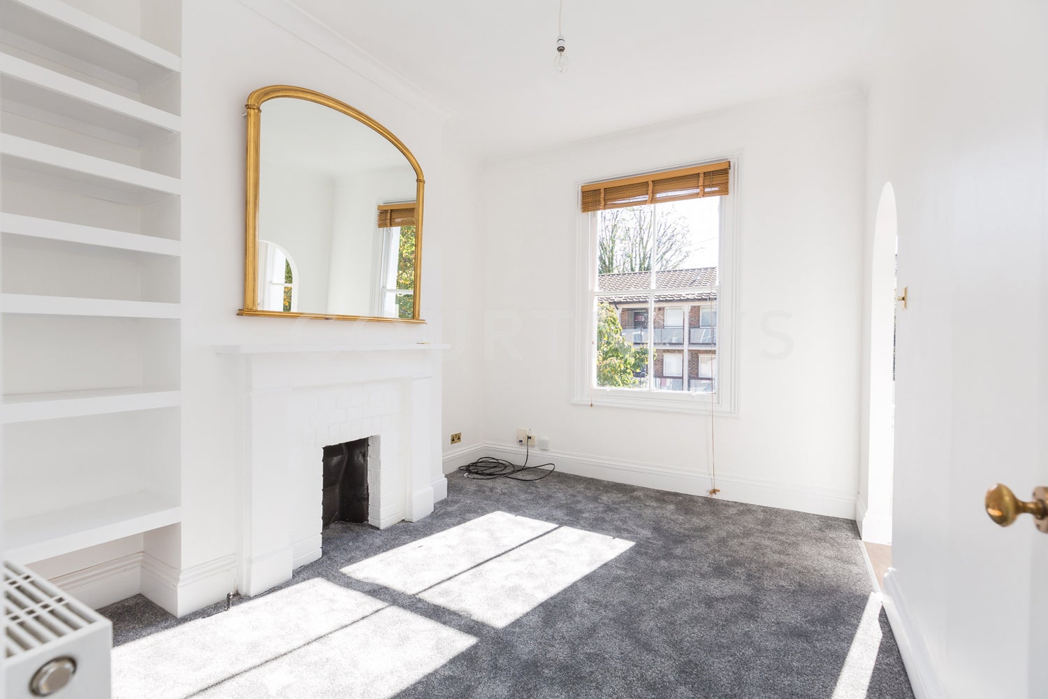 Flat Queen Margaret's Grove in Greater London