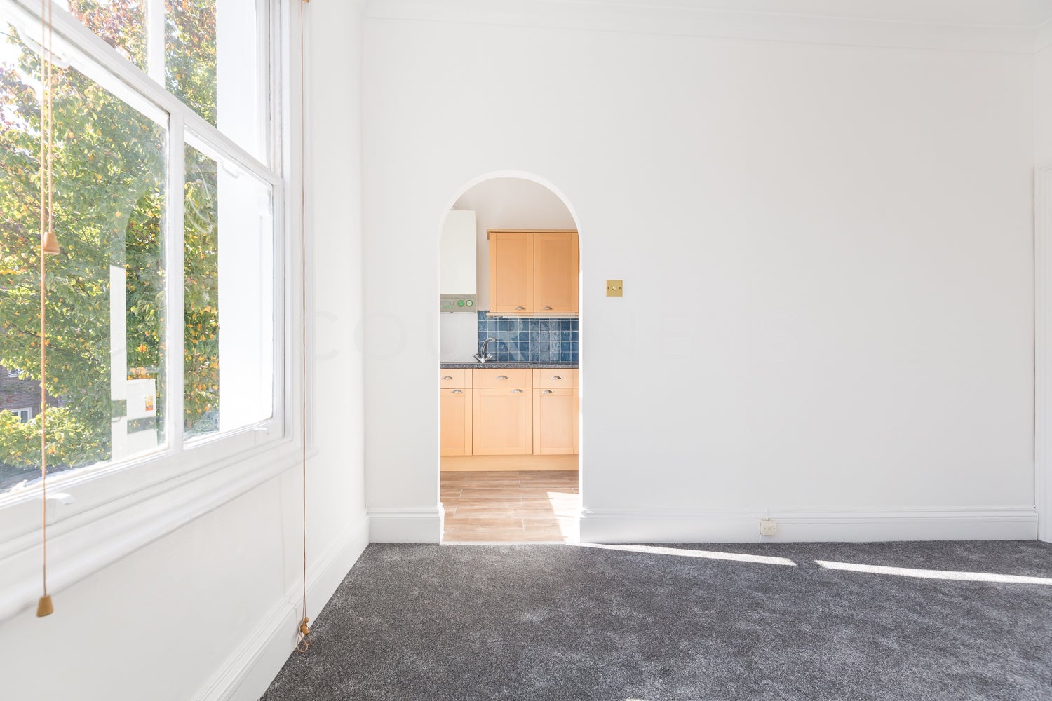 Flat Queen Margaret's Grove in Greater London