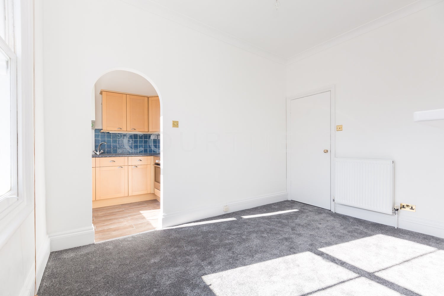 Flat Queen Margaret's Grove in Greater London