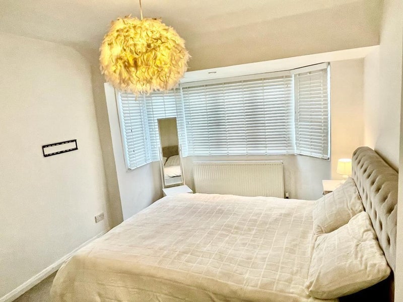 Room East Rochester Way in Greater London