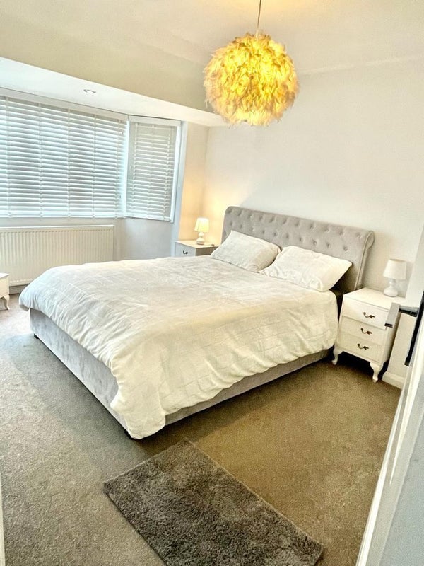 Room East Rochester Way in Greater London