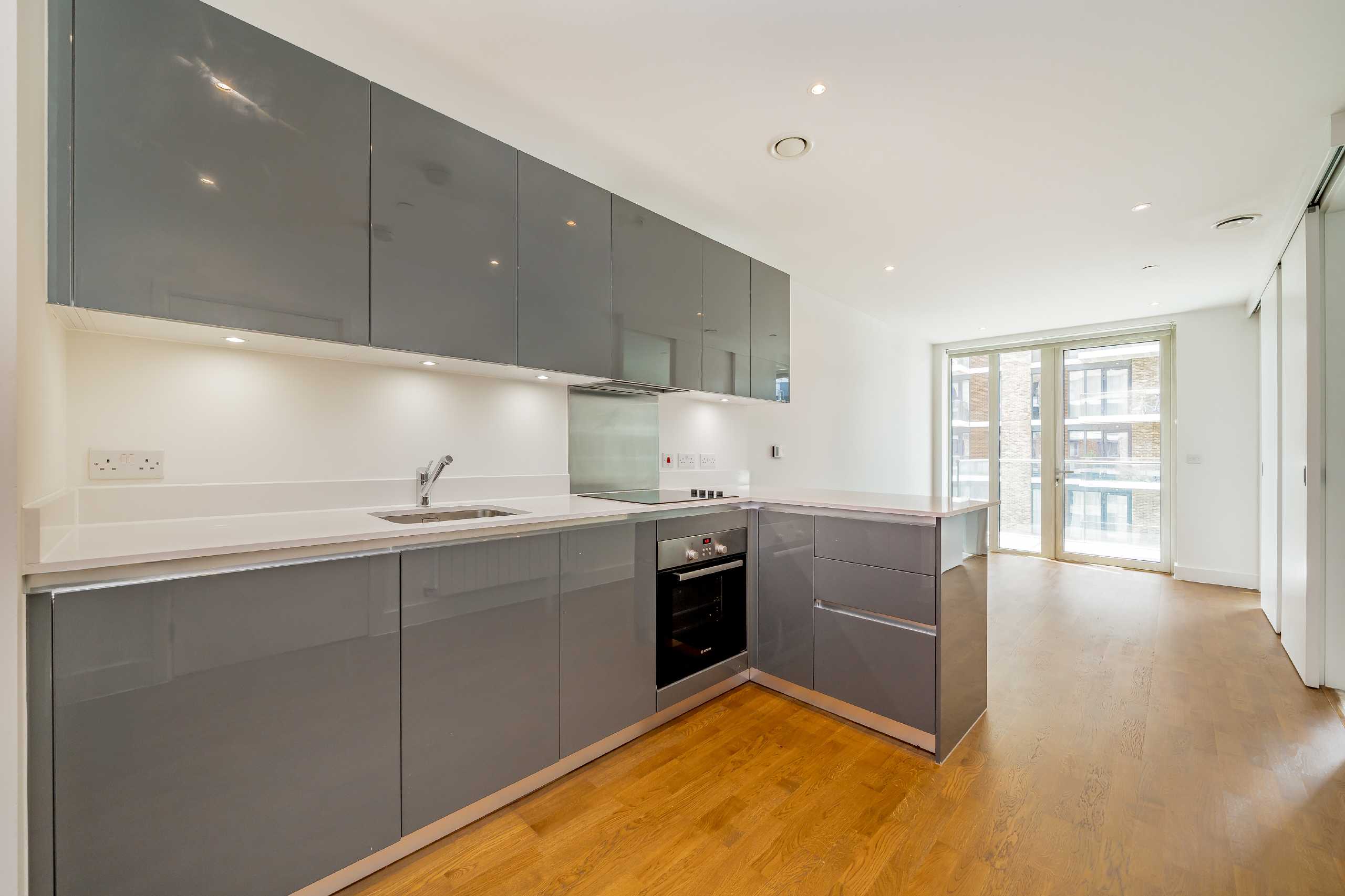 Flat Arsenal Way in Greater London