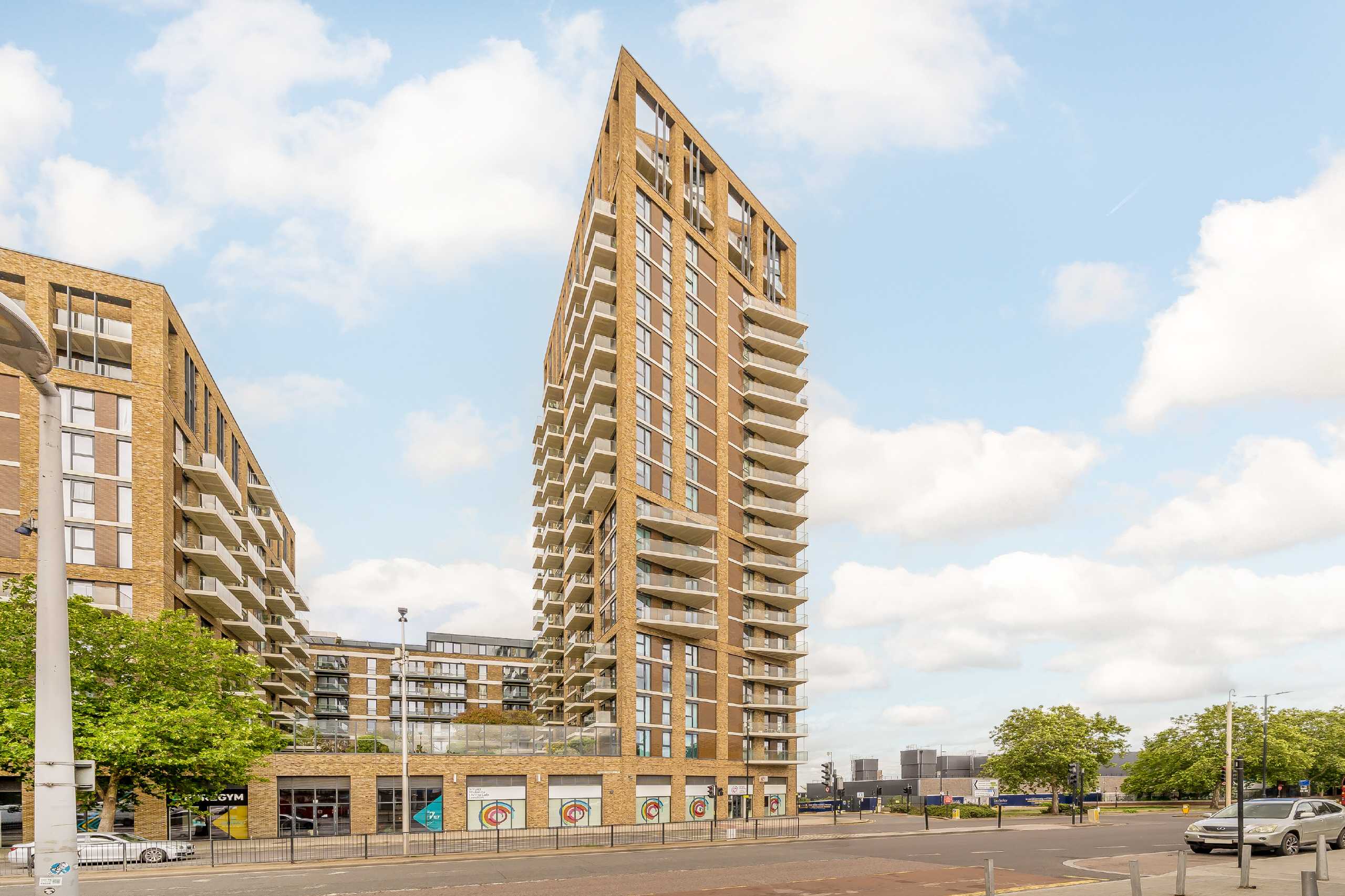 Flat Arsenal Way in Greater London