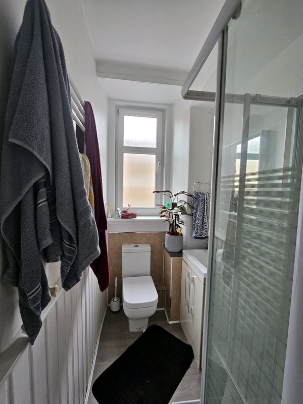 Flat Iona Street in City of Edinburgh