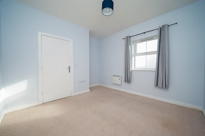 Flat Stanbridge Road in Leighton Buzzard