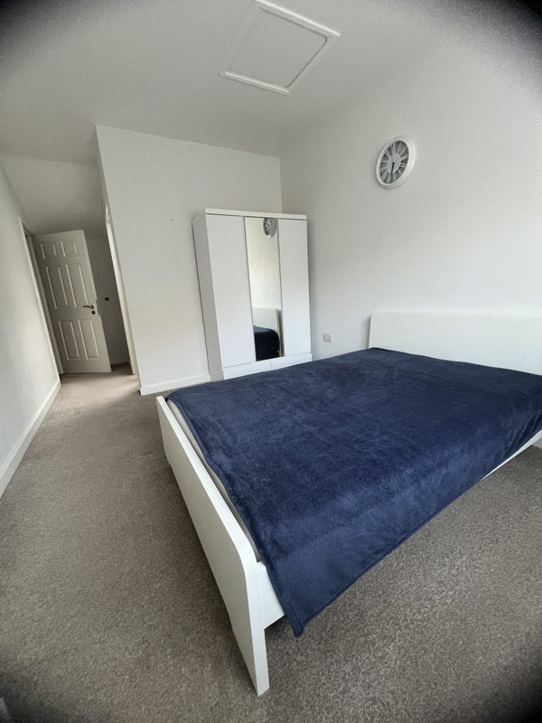 Flat Bramcote Avenue in Manchester