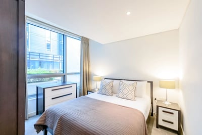Flat Merchant Square in London