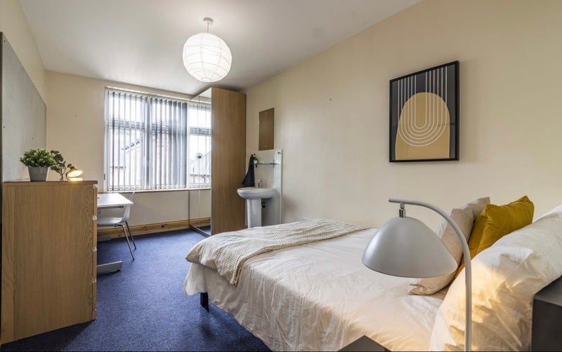 Room Harrington Drive in Nottingham
