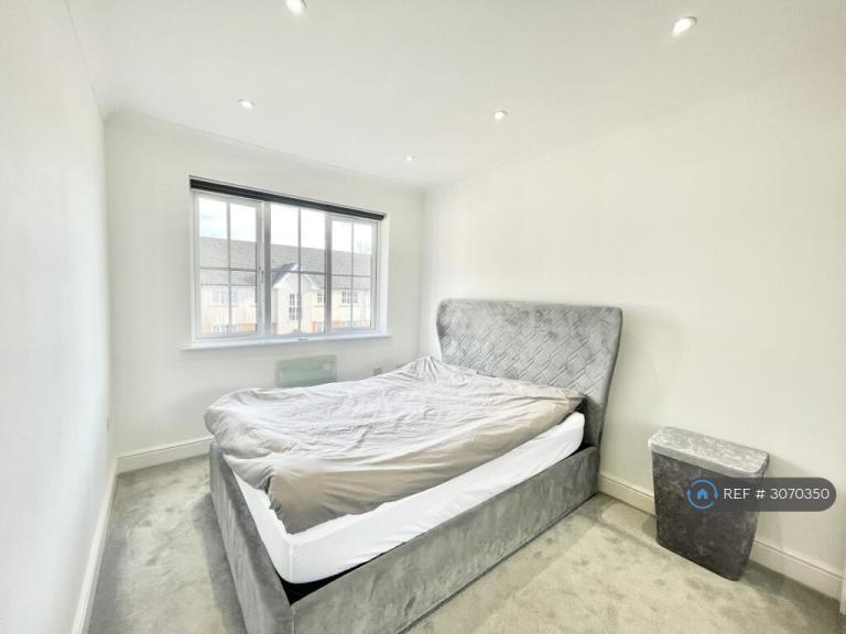 Flat Addison Court in Epping Forest