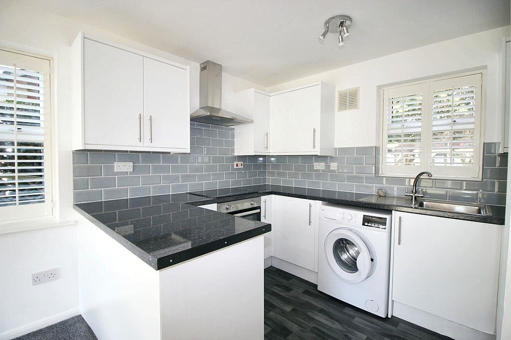 Flat Dudley Close in Grays