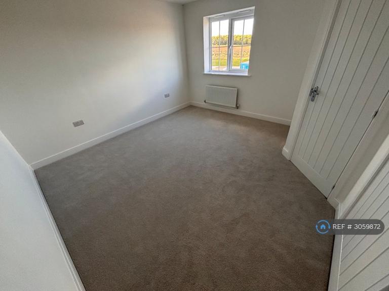 House Landseer Crescent in Charnwood