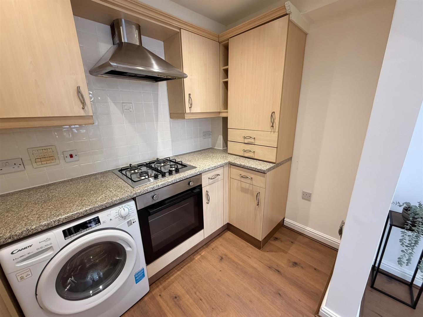 Flat Poulter Close in Bedford