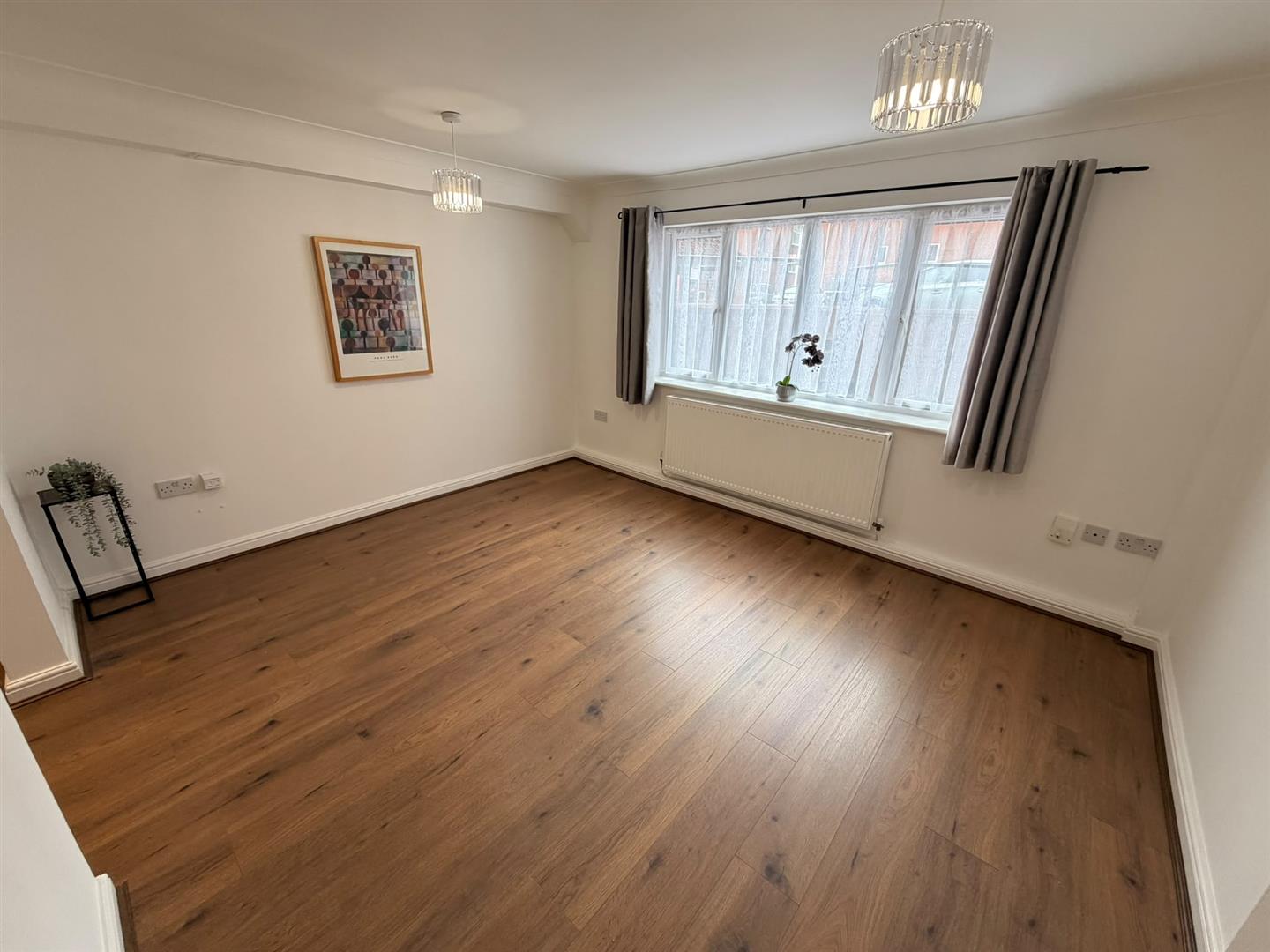 Flat Poulter Close in Bedford