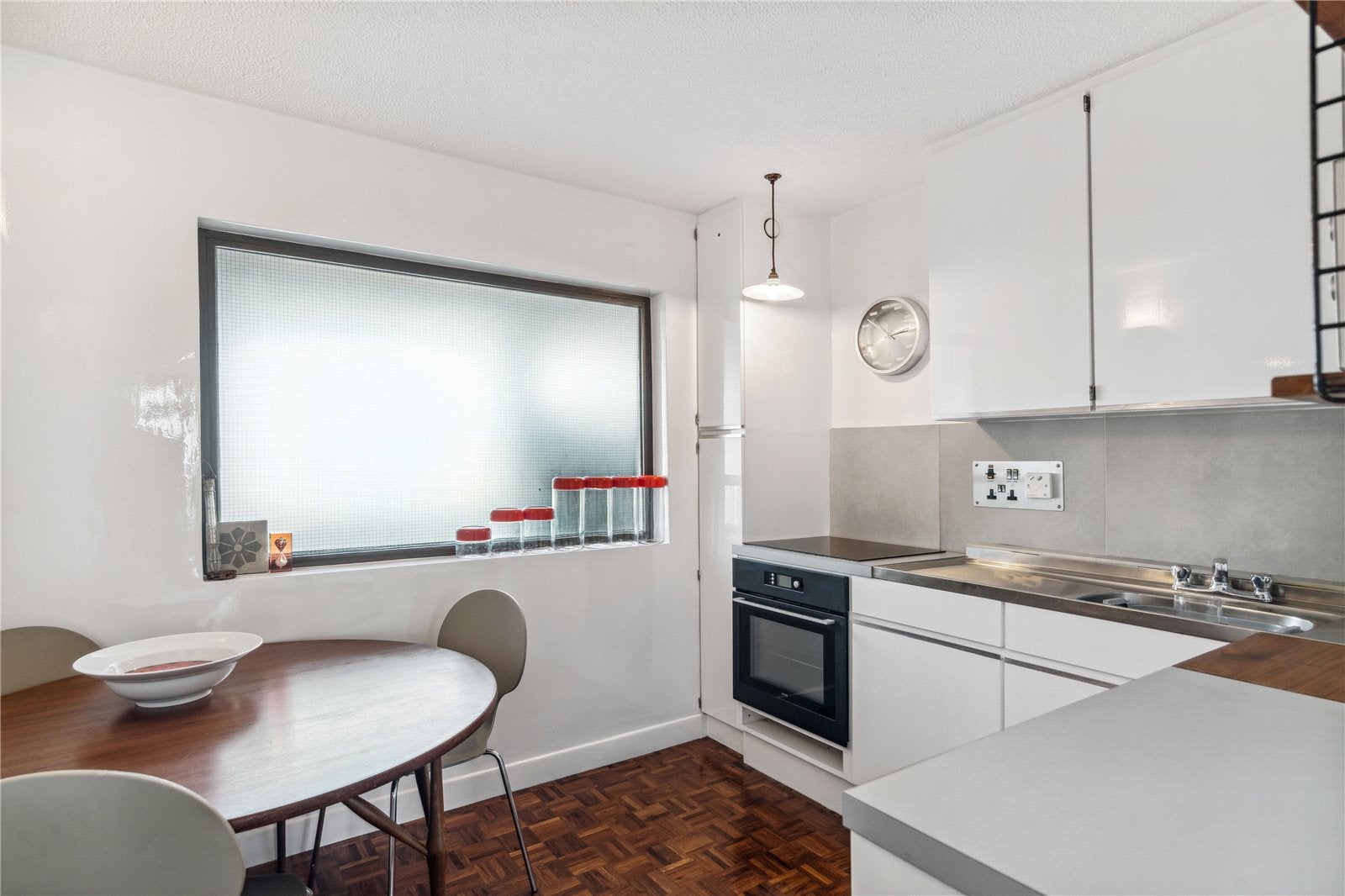Flat Golborne Road in Greater London