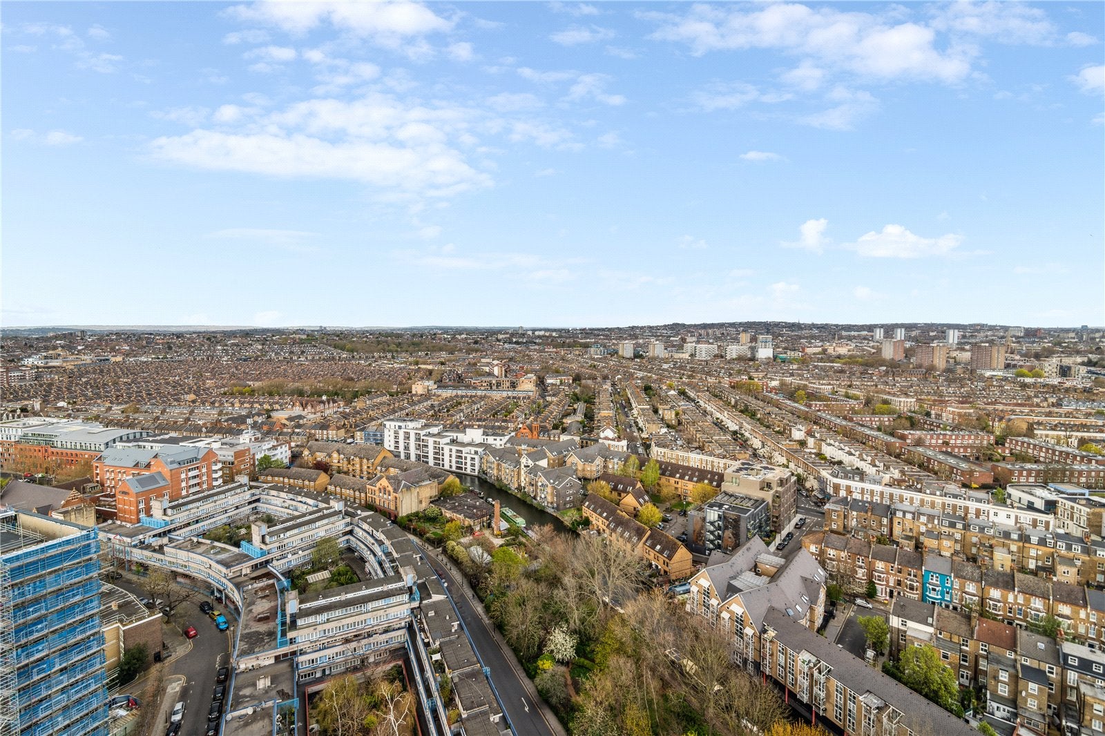 Flat Golborne Road in Greater London