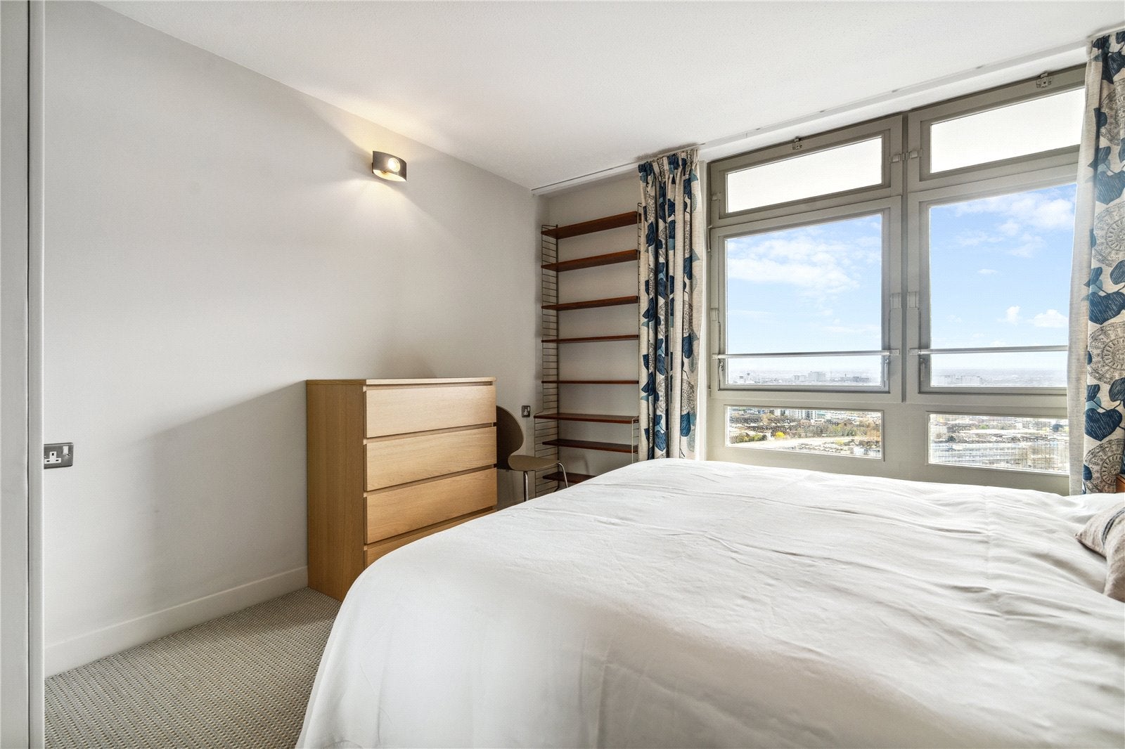 Flat Golborne Road in Greater London