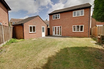 House Byng Close in Huntingdonshire