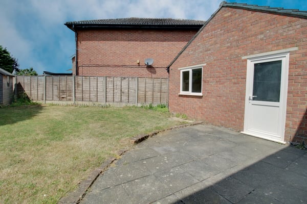 House Byng Close in Huntingdonshire