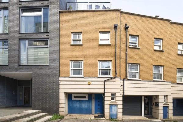 House Frederick's Row in Greater London