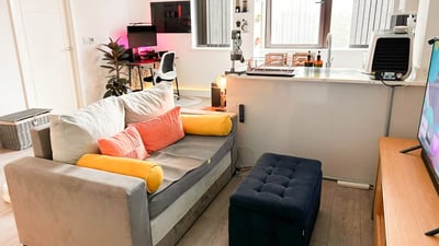 Flat Carnanton Road in Greater London