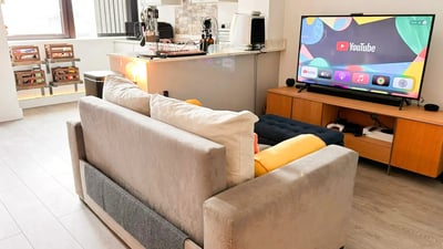 Flat Carnanton Road in Greater London
