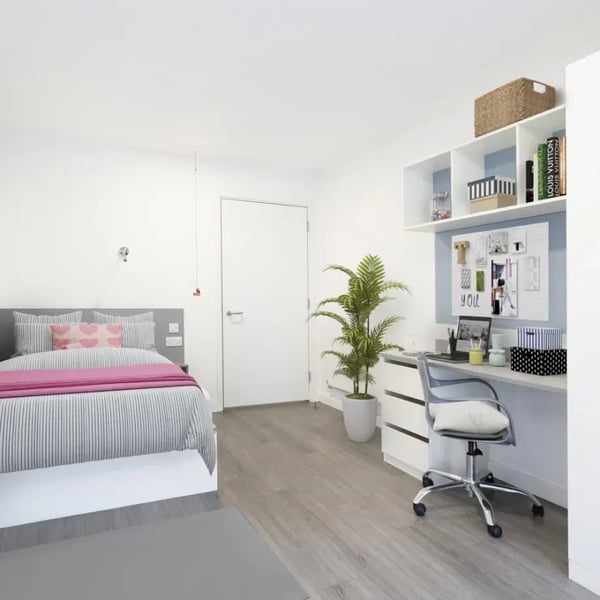Room Thurston Road in Greater London