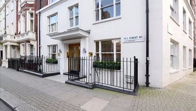 Flat Hill Street in City of Westminster