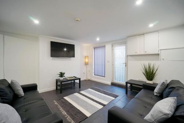 House Burchett Place in Leeds