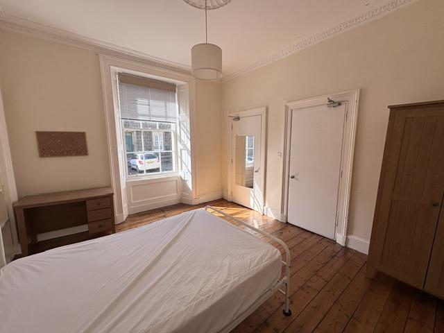 Room Queen Street in Stirling