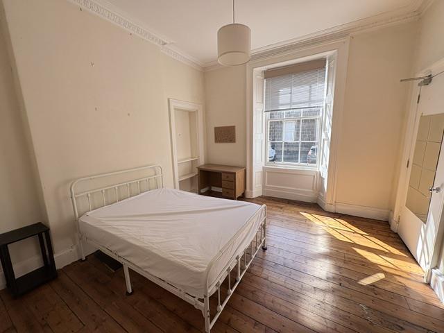 Room Queen Street in Stirling