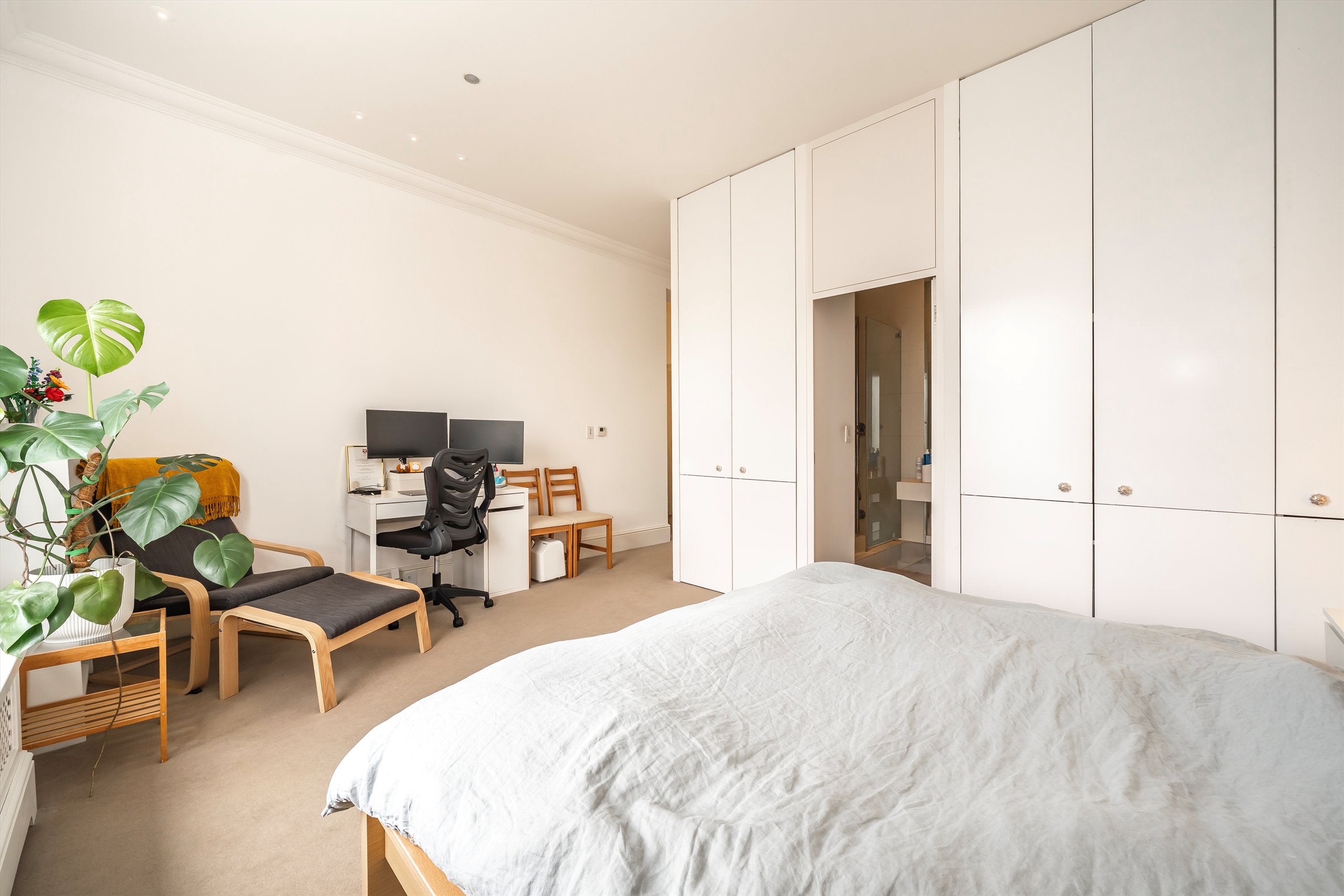 Flat Holland Park in Greater London