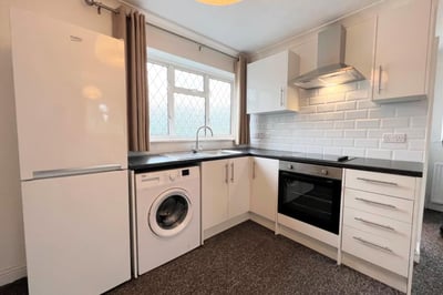 Flat Woodham Road in Woking