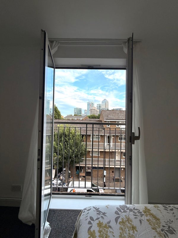 Flat Old School Square in Greater London